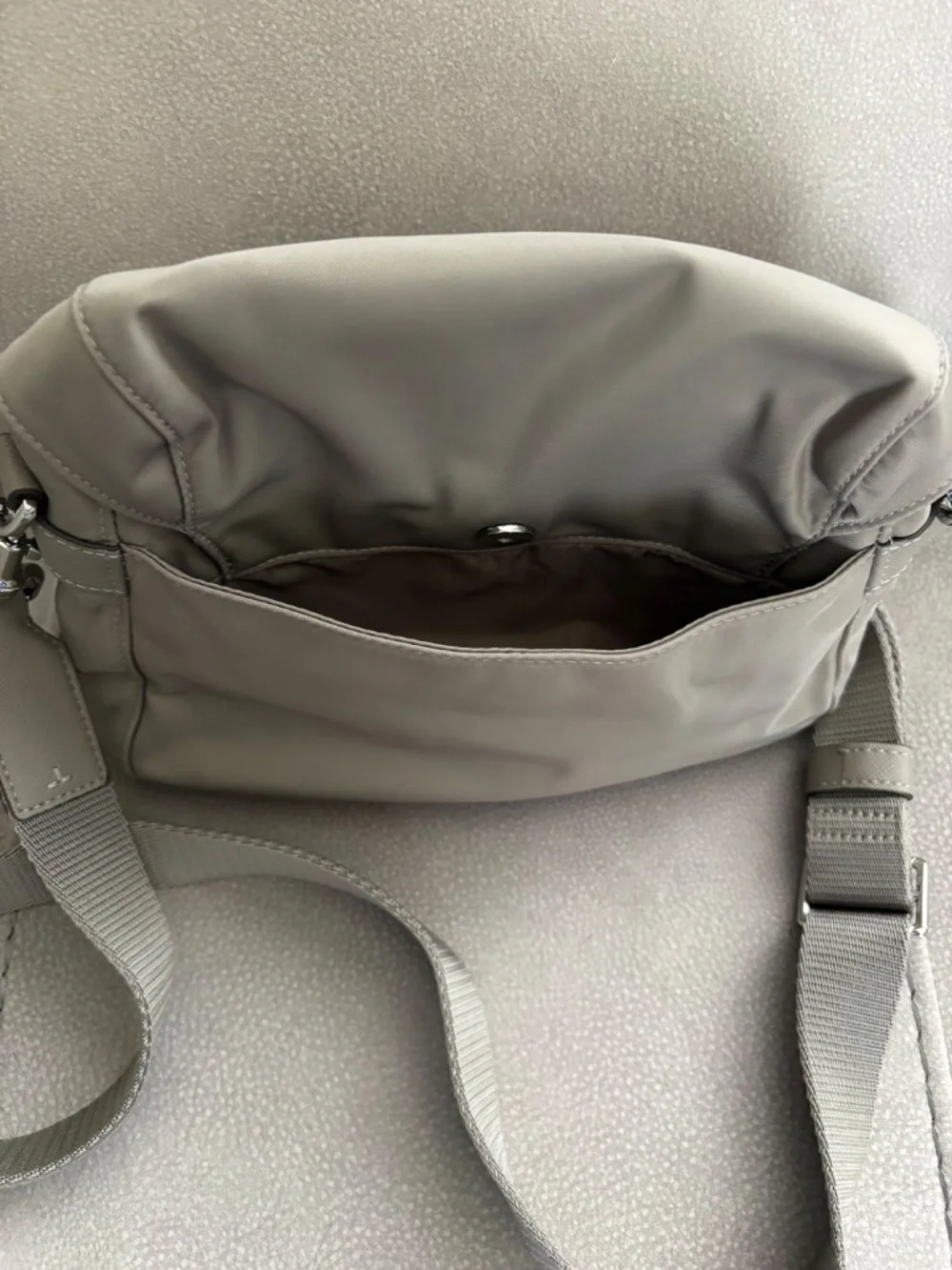 TORY BURCH VIRGINIA SMALL MESSENGER - Picture 3 of 9